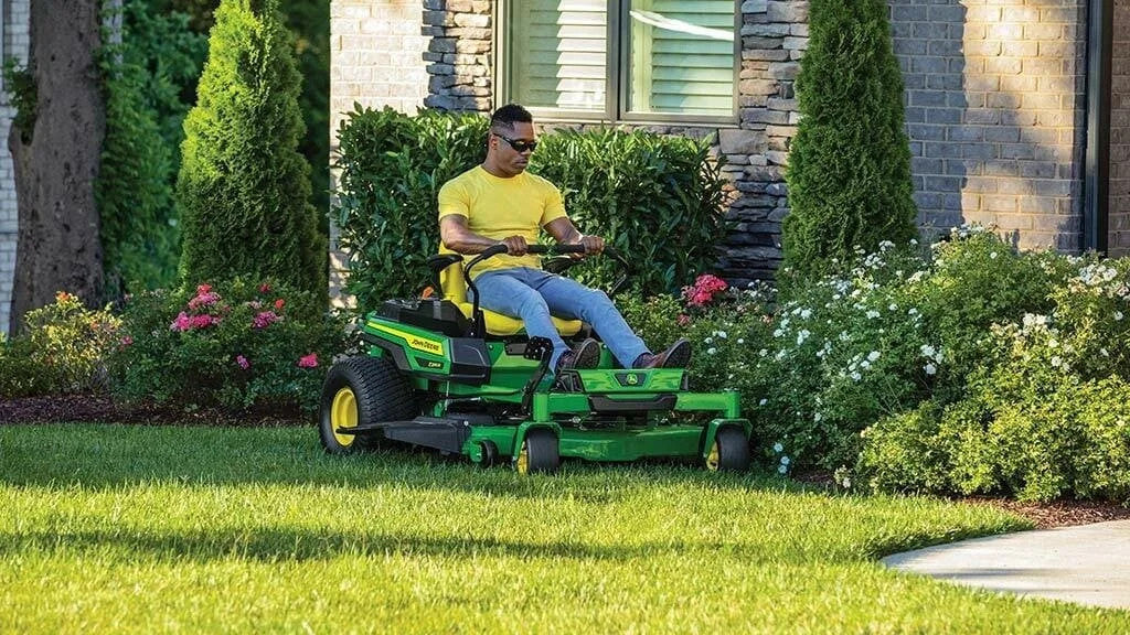 John Deere Z330R ZTrak™ Mower, 48-in. Deck